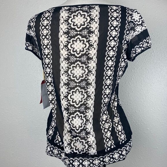 NWT Tape Measure Women’s Top Size M - Picture 5 of 6